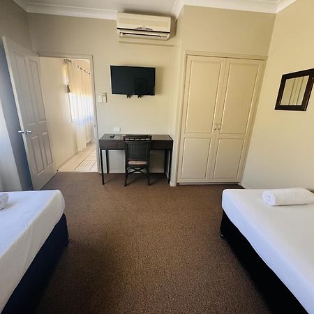 Best Western Bungil Creek Motel Рома Экстерьер фото