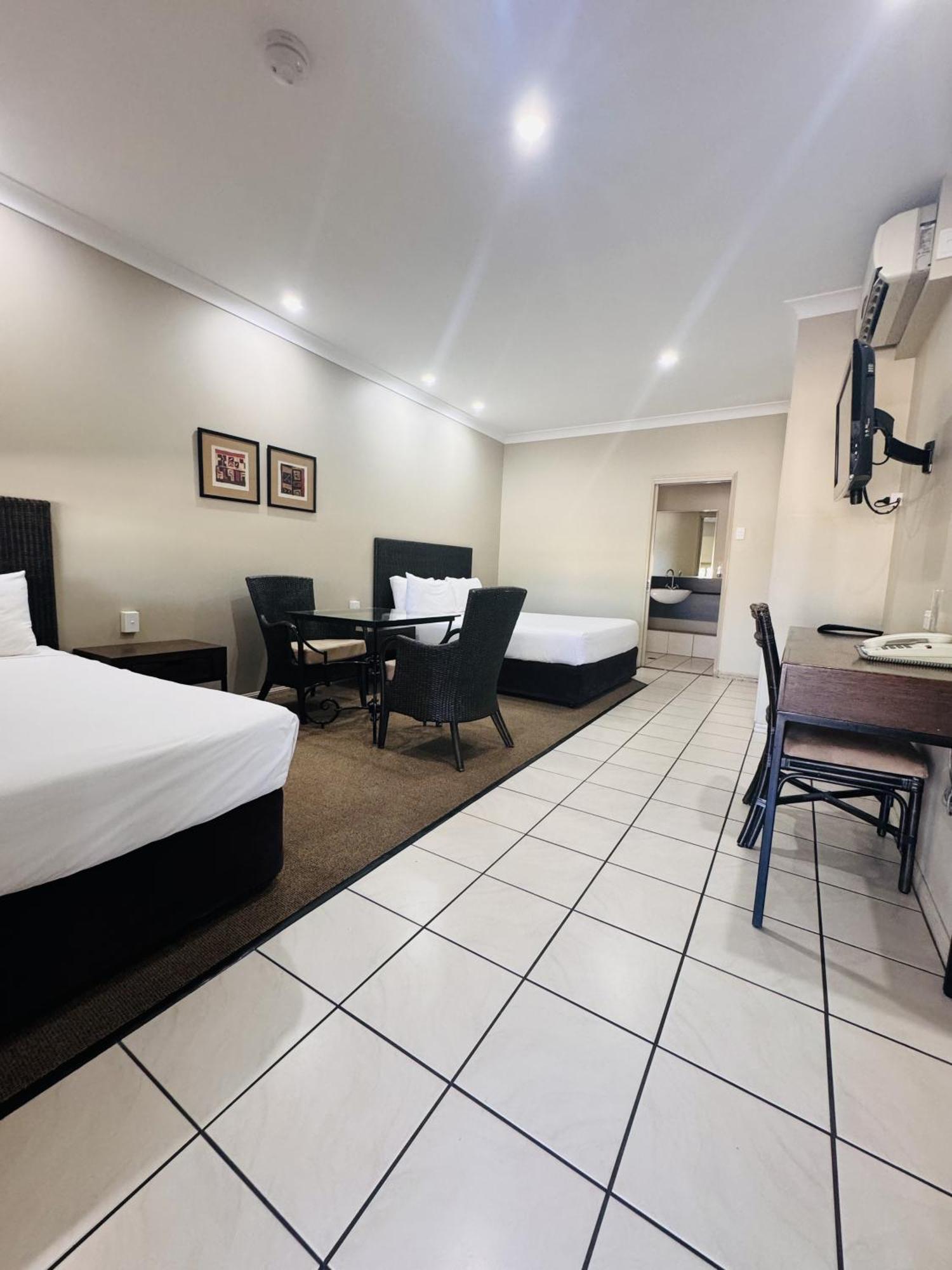 Best Western Bungil Creek Motel Рома Экстерьер фото