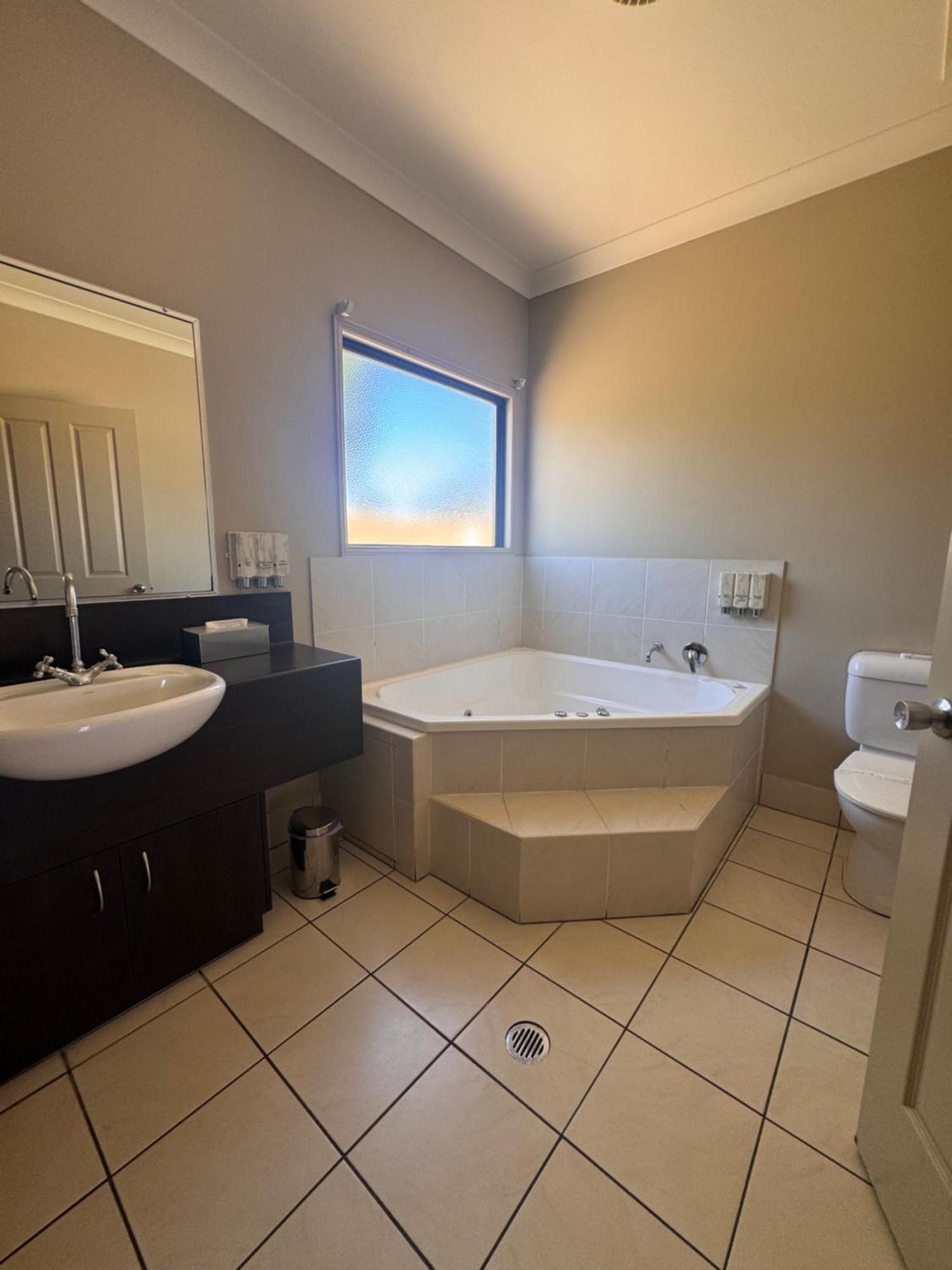 Best Western Bungil Creek Motel Рома Экстерьер фото