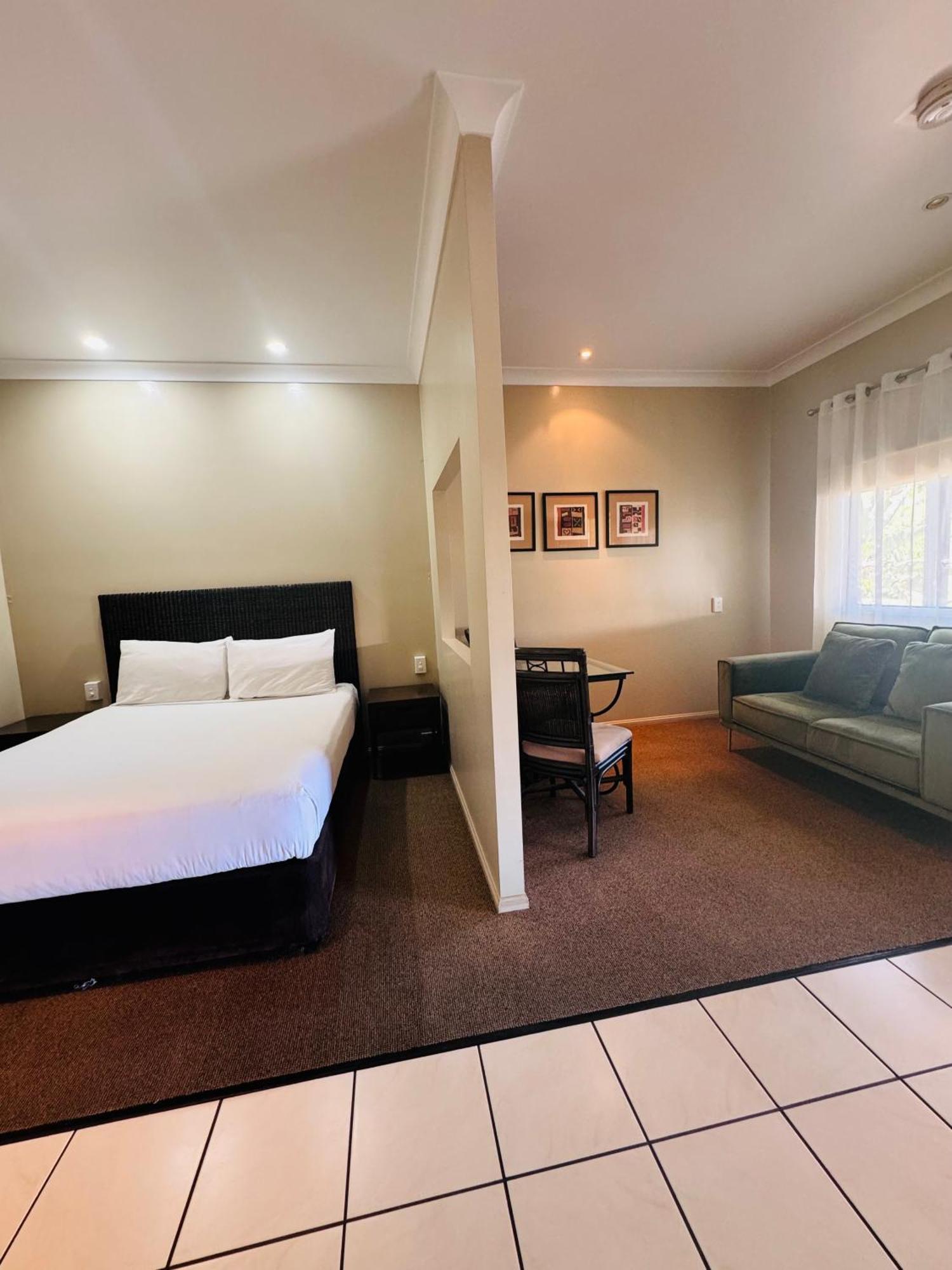 Best Western Bungil Creek Motel Рома Экстерьер фото